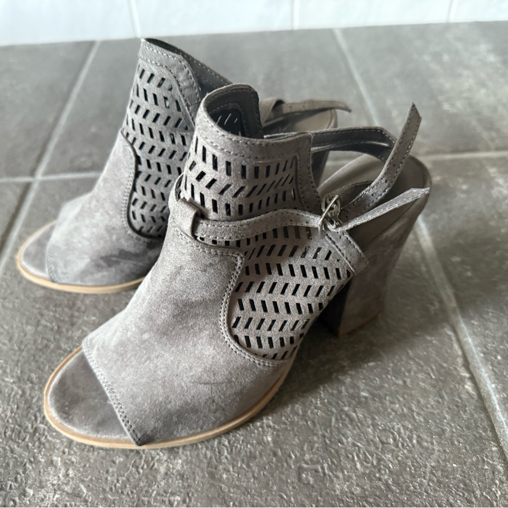Gray Women's Peep-Toe Heeled Sandals
